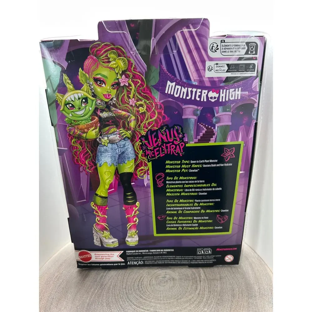 Monster High Venus McFlytrap Fashion Doll with Pet Chewlian and Accessories NIB
